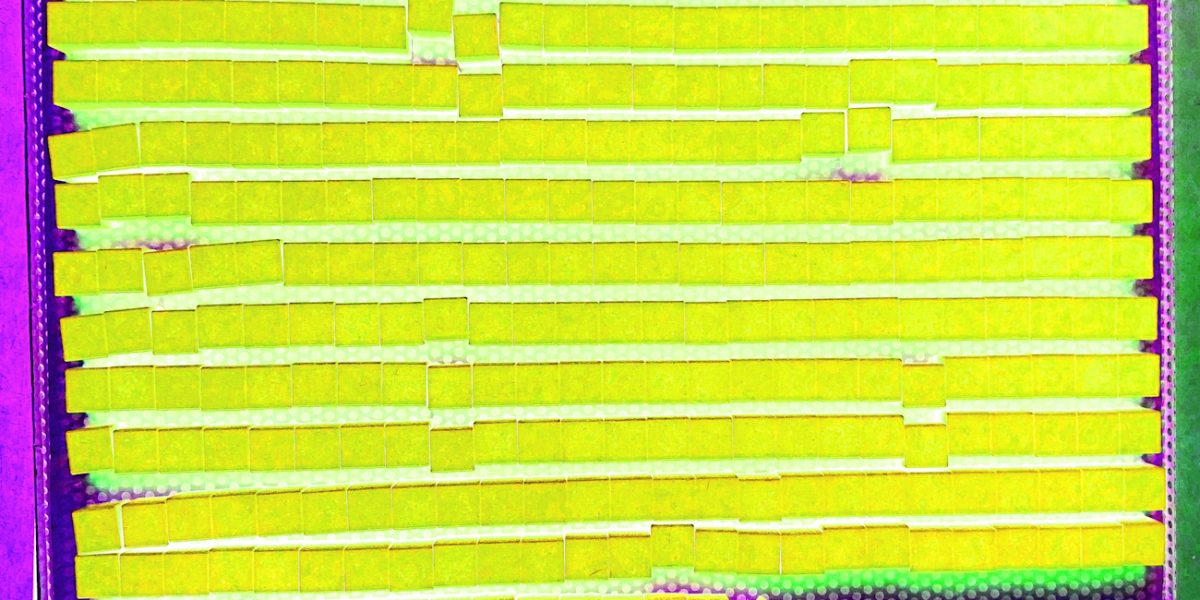 Manufakturen-Blog-PopArt-Projekt: Stein, gelb (Foto: Wigmar Bressel) - basierend auf einem Foto von Ankersteinen in der Produktion der gleichnamigen System-Baukasten-Manufaktur im thüringischen Rudolstadt, die zum Trocknen vor dem Ofen liegen