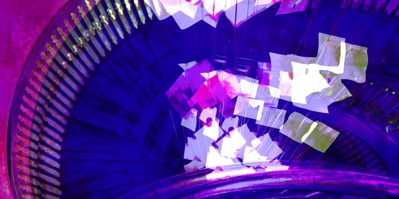 Manufakturen-Blog-PopArt-Projekt: Treppenhaus, preußischblau II (Foto: Wigmar Bressel) - basierend auf einem Foto ins Treppenhaus des Direktorenhauses - Museum für Kunst, Handwerk und Design - in Berlin, Ausstellungsort des ManufakturenBlogPopArtProjekts im Jahr 2021