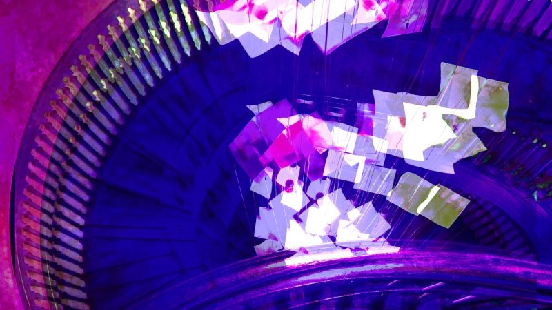 Manufakturen-Blog-PopArt-Projekt: Treppenhaus, preußischblau II (Foto: Wigmar Bressel) - basierend auf einem Foto ins Treppenhaus des Direktorenhauses - Museum für Kunst, Handwerk und Design - in Berlin, Ausstellungsort des ManufakturenBlogPopArtProjekts im Jahr 2021