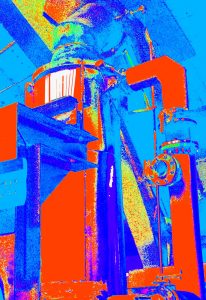 Manufakturen-Blog-PopArt-Projekt: Formen Strukturen, bunt II (Foto: Wigmar Bressel) - basierend auf einem Foto in der Dorotheenhütte in Wolfach im Schwarzwald - die Abluftanlage der Glasöfen