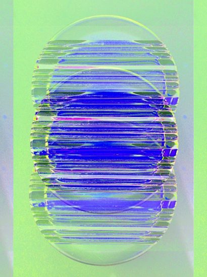 Manufakturen-Blog-PopArt-Projekt: Whisky-Tumbler dreifach, ultramarienblau (Foto: Wigmar Bressel) - basierend auf einem Foto des Bodens eines Whisky-Tumblers aus der Dorotheenhütte Wolfach