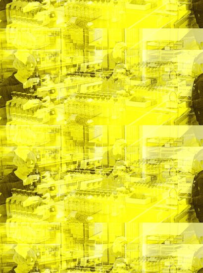 Manufakturen-Blog-PopArt-Projekt: Mitarbeiter V, saphirgelb (Foto: Wigmar Bressel) - basierend auf einem Foto von Martin Specht in der Emil Scheibel Schwarzwald-Brennerei in Kappelrodeck; Mitarbeiter beim Konfektionieren