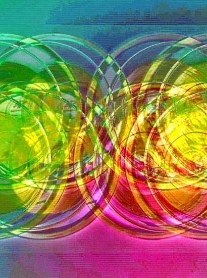 Manufakturen-Blog-PopArt-Projekt: Gläser V, gelb (Foto: Wigmar Bressel) - basierend auf einem Foto von 'Goethes Wasserglas' aus seinem Wohnhaus am Frauenplan in Weimar; dort stand es in einer Vitrine - vermutlich hatte er es von einer Reise nach Böhmen um das Jahr 1815 mitgebracht. Diese Gläser wurden als sog. 'Waldglas' von der Elias-Farbglashütte in Laucha nachgefertigt. Sie stehen auf silbernen Gläsertellern aus der Korpuswerkstatt von Koch & Bergfeld aus Bremen.