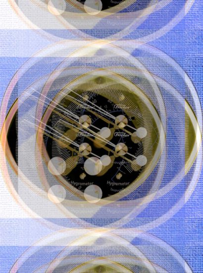 Manufakturen-Blog-PopArt-Projekt: Hygrometer III dreifach, hellblau (Foto: Wigmar Bressel) - basierend auf einem Foto eines Luftfeuchtigkeitsmessers von Feingerätebau K. Fischer aus Drebach; Design: Mark Braun