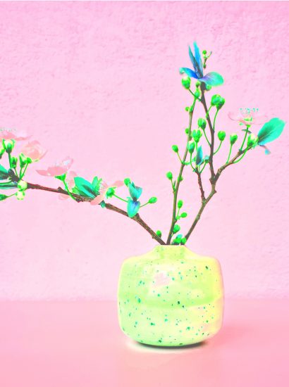 Manufakturen-Blog-PopArt-Projekt: Vase IV, zitronengelb (Foto: Wigmar Bressel) - basierend auf einem Foto einer Frühlingsvase der Leipziger Independent-Keramikerin Franziska M. Köllner