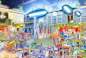 Manufakturen-Blog-PopArt-Projekt: Der alte Glasofen II, blau (Foto: Wigmar Bressel) - basierend auf einem Foto von Martin Specht in der Produktion der Glasmanufaktur Freiherr von Poschinger in Frauenau im Bayerischen Wald