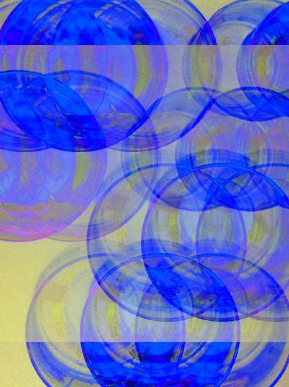 Manufakturen-Blog-PopArt-Projekt: Jubiläumsgläser III, ultramarienblau (Foto: Wigmar Bressel) - basierend auf einem Foto von den drei Gläsern, die sich die Freiherr von Poschinger Glasmanufaktur in Frauenau zu ihrem 450jährigen Bestehen von Sebastian Herkner für eine limitierte Auflage entwerfen ließ.