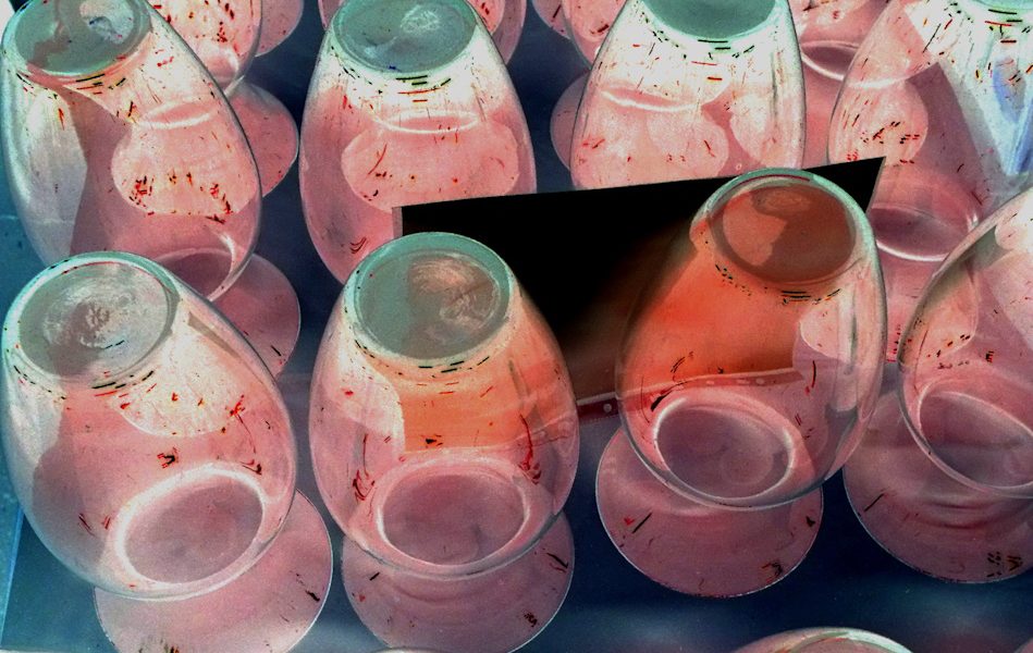 Manufakturen-Blog-PopArt-Projekt: Vasen, rosa (Foto: Wigmar Bressel) - basierend auf einem Foto von Martin Specht in der Produktion in der Glasmanufaktur Freiherr von Poschinger in Frauenau im Bayerischen Wald