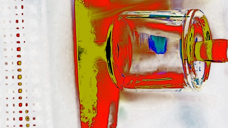 Manufakturen-Blog-PopArt-Projekt: Schlegelflasche, zinnoberrot (Foto: Wigmar Bressel) - basierend auf einem Foto von Martin Specht am Glasofen in der Glasmanufaktur Freiherr von Poschinger in Frauenau im Bayerischen Wald