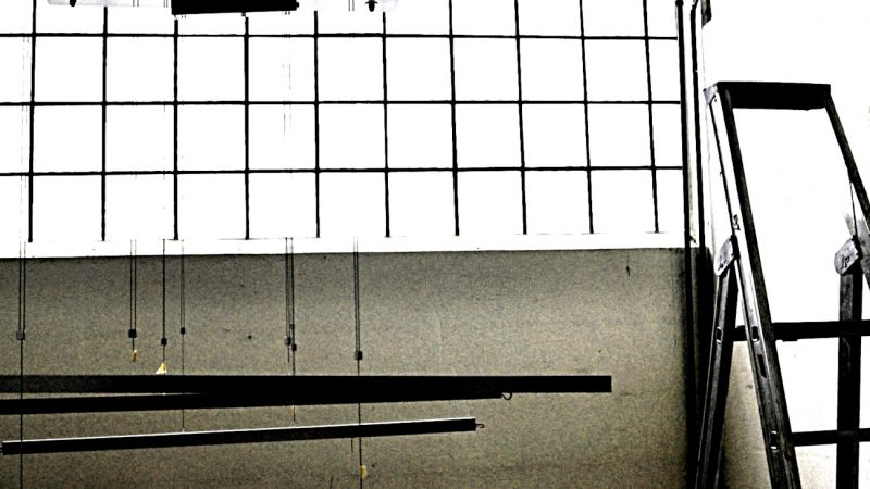 Manufakturen-Blog-PopArt-Projekt: Labor I, bronze (Foto: Wigmar Bressel) - basierend auf einem Foto in der Produktion der GKS Leuchtenmanufaktur Gebr. Knapstein im sauerländischen Sundern