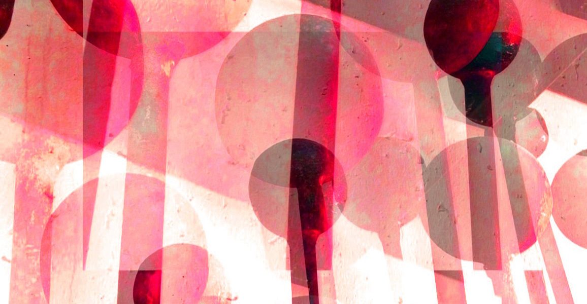 Manufakturen-Blog-PopArt-Projekt: Stahlformen II, rot / johannisbeerrot (Foto: Wigmar Bressel) - basierend auf einem Foto in der Ofenhalle der Glasmanufaktur Harzkristall in Derenburg am Nordharz-Rand...