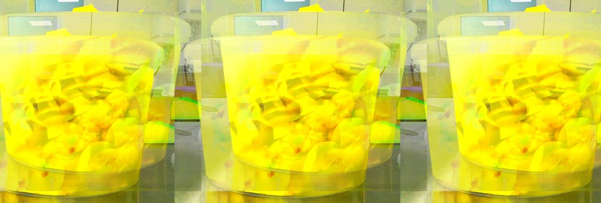 Manufakturen-Blog-PopArt-Projekt: Drei Eimer Melonen-Schnitt I, gelb (Foto: Wigmar Bressel) - basierend auf einem Foto in der Produktion von Henry's Eismanufaktur in Saarbrücken