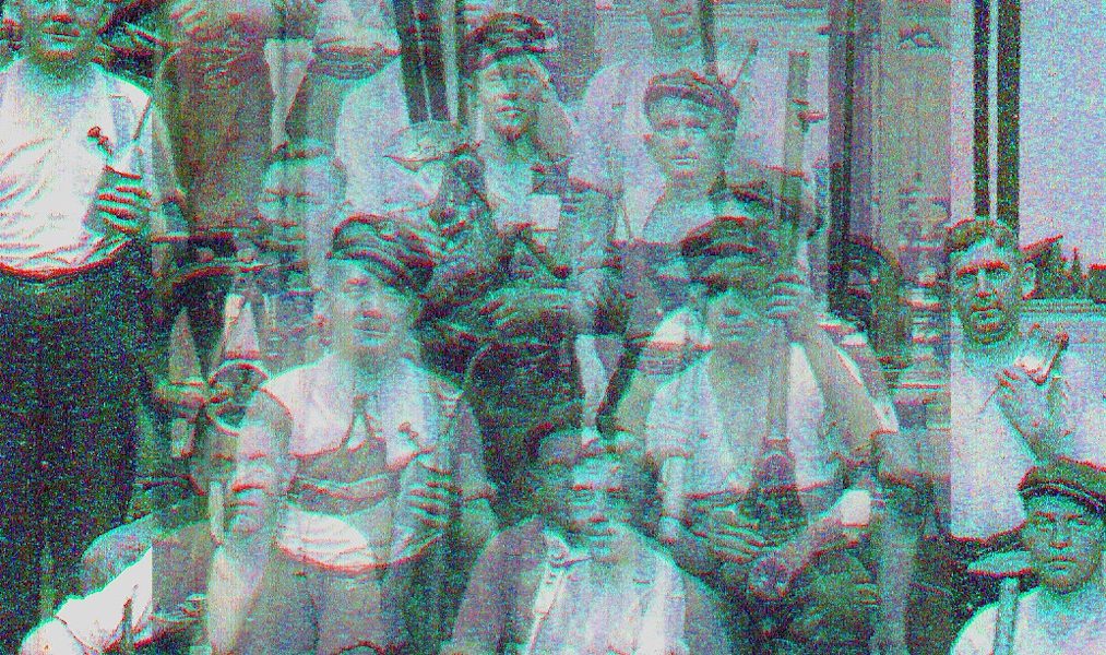 Manufakturen-Blog-PopArt-Projekt: Mitarbeiter I, jade (Foto: Wigmar Bressel) - basierend auf einem historischen Foto aus der Prägerei der Silberwarenmanufaktur Koch & Bergfeld in der Bremer Neustadt aus dem Jahr 1926