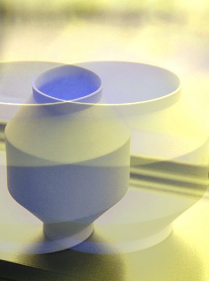 Manufakturen-Blog-PopArt-Projekt: Zwei Windlichter, flieder / gelb (Foto: Wigmar Bressel) - basierend auf einem Foto eines Windlichts von Mark Braun aus der Produktion der Königlichen Porzellanmanufaktur im KPM Hotel & Residences