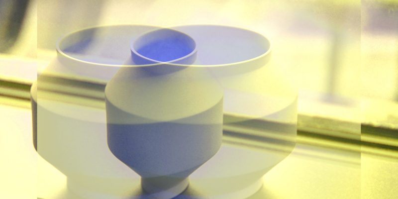 Manufakturen-Blog-PopArt-Projekt: Zwei Windlichter, flieder / gelb (Foto: Wigmar Bressel) - basierend auf einem Foto eines Windlichts von Mark Braun aus der Produktion der Königlichen Porzellanmanufaktur im KPM Hotel & Residences