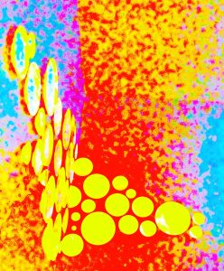 Manufakturen-Blog-PopArt-Projekt: Teller, gelb (Foto: Wigmar Bressel) - basierend auf einem Foto einer Installation aus Tellern aus der Königlichen Porzellanmanufaktur (KPM) an einer Wand im Restaurant 'Dong - A' im KPM Hotel & Residences in der Englischen Straße 6 in Berlin