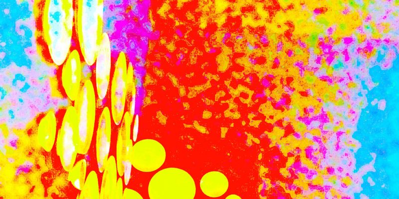 Manufakturen-Blog-PopArt-Projekt: Teller, gelb (Foto: Wigmar Bressel) - basierend auf einem Foto einer Installation aus Tellern aus der Königlichen Porzellanmanufaktur (KPM) an einer Wand im Restaurant 'Dong - A' im KPM Hotel & Residences in der Englischen Straße 6 in Berlin