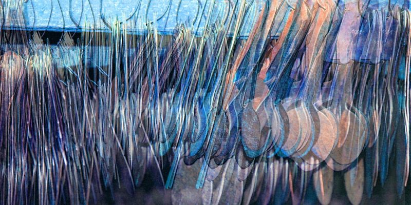 Manufakturen-Blog-PopArt-Projekt: Schablonen, blau (Foto: Wigmar Bressel) - basierend auf einem Foto im Werkzeugbau der Besteckmanufaktur von Koch & Bergfeld in der Bremer Neustadt