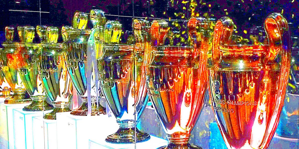 Manufakturen-Blog-PopArt-Projekt: "Silver & Gold" - UEFA Champions League Pokal (Foto: Wigmar Bressel) - basierend auf einem Foto des Pokals von Koch & Bergfeld in Bremen, fotografiert im Santiago-Bernabeu-Stadion in Madrid im Museum des Fußballclubs Real Madrid