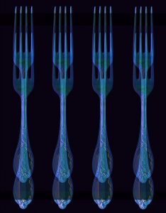 Manufakturen-Blog-PopArt-Projekt: Vier Gabeln, eisblau (Foto: Wigmar Bressel) - basierend auf einem Foto von Gabeln des Modells 'Rokoko' der Besteckmanufaktur von Koch & Bergfeld in Bremen