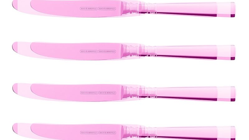 Manufakturen-Blog-PopArt-Projekt: Vier Messer, rosa (Foto: Wigmar Bressel) - basierend auf einem Foto von Messern des Modells 'Spaten' der Silberwarenmanufaktur Koch & Bergfeld in Bremen; das Modell trägt die Nummer 'Null' - es stammt aus dem Gründungsjahr 1829 und stammt aus der Feder von Firmengründer Gottfried Koch. Es war vielleicht das meistverkaufte Messer des Unternehmens in Millionenauflage über die 195 Jahre...