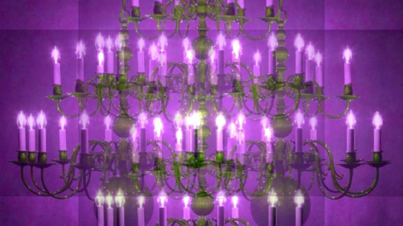 Manufakturen-Blog-PopArt-Projekt: Kronleuchter, lila II (Foto: Wigmar Bressel) - basierend auf einem Foto aus der LMW Leuchten Manufactur Wurzen im sächsischen Wurzen