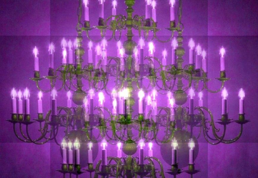 Manufakturen-Blog-PopArt-Projekt: Kronleuchter, lila II (Foto: Wigmar Bressel) - basierend auf einem Foto aus der LMW Leuchten Manufactur Wurzen im sächsischen Wurzen