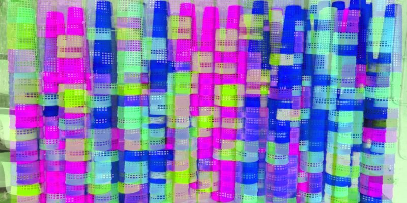 Manufakturen-Blog-PopArt-Projekt: Garnrollen III, pink / blau (Foto: Wigmar Bressel) - basierend auf einem Foto von abgespulten Hülsen im Garnlager der Leinenweberei Seegers & Sohn im niedersächsischen Steinhude