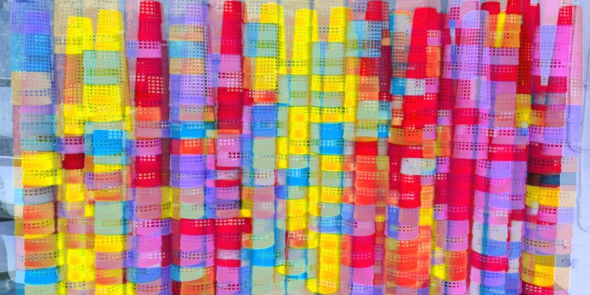 Manufakturen-Blog-PopArt-Projekt: Garnrollen III, gelb / rot (Foto: Wigmar Bressel) - basierend auf einem Foto von abgespulten Hülsen im Garnlager der Leinenweberei Seegers & Sohn im niedersächsischen Steinhude