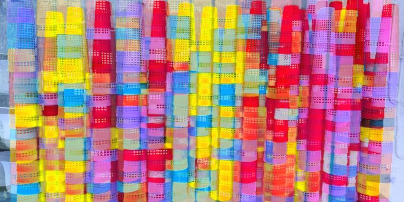 Manufakturen-Blog-PopArt-Projekt: Garnrollen III, gelb / rot (Foto: Wigmar Bressel) - basierend auf einem Foto von abgespulten Hülsen im Garnlager der Leinenweberei Seegers & Sohn im niedersächsischen Steinhude