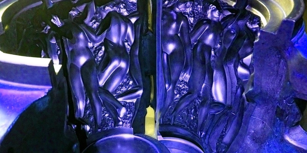 Manufakturen-Blog-PopArt-Projekt: Formen VIII, blau (Foto: Wigmar Bressel) - basierend auf einem Foto von Stahlformen aus der Glasmanufaktur Lalique im Musée Lalique in Wingen-sur-Moder im Elsaß