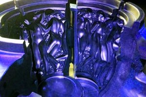 Manufakturen-Blog-PopArt-Projekt: Formen VIII, blau (Foto: Wigmar Bressel) - basierend auf einem Foto von Stahlformen aus der Glasmanufaktur Lalique im Musée Lalique in Wingen-sur-Moder im Elsaß