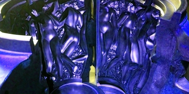 Manufakturen-Blog-PopArt-Projekt: Formen VIII, blau (Foto: Wigmar Bressel) - basierend auf einem Foto von Stahlformen aus der Glasmanufaktur Lalique im Musée Lalique in Wingen-sur-Moder im Elsaß