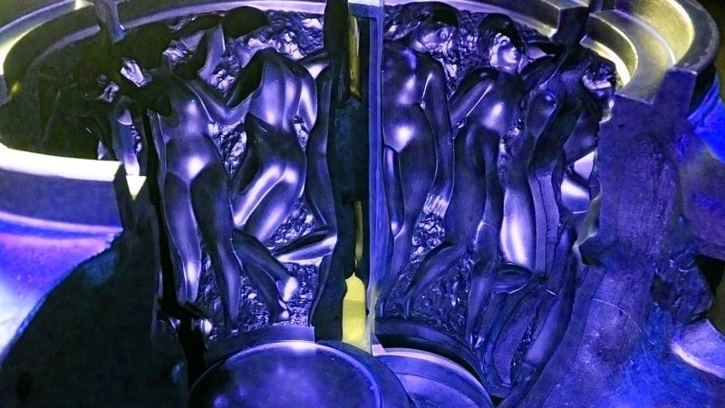 Manufakturen-Blog-PopArt-Projekt: Formen VIII, blau (Foto: Wigmar Bressel) - basierend auf einem Foto von Stahlformen aus der Glasmanufaktur Lalique im Musée Lalique in Wingen-sur-Moder im Elsaß