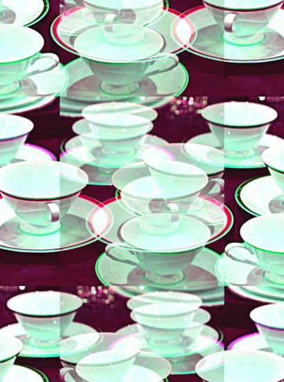 Manufakturen-Blog-PopArt-Projekt: Tassen IV, lindgrün / bordeaux (Foto: Wigmar Bressel) - basierend auf einem Foto von Tassen der Serie 'Heritage' am Messestand der Porzellanmanufaktur Dibbern aus dem schleswig-holsteinischen Bargteheide auf der Frankfurter Messe 'Ambiente'