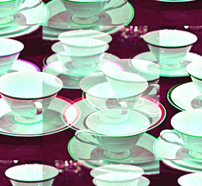 Manufakturen-Blog-PopArt-Projekt: Tassen IV, lindgrün / bordeaux (Foto: Wigmar Bressel) - basierend auf einem Foto von Tassen der Serie 'Heritage' am Messestand der Porzellanmanufaktur Dibbern aus dem schleswig-holsteinischen Bargteheide auf der Frankfurter Messe 'Ambiente'