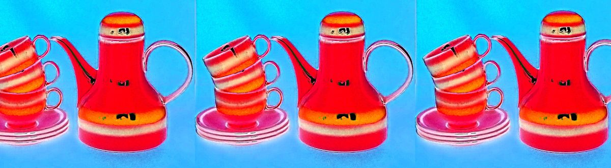 Manufakturen-Blog-PopArt-Projekt: Coffeetime dreifach, rot (Foto: Wigmar Bressel) - basierend auf einem Foto eines Geschirrs der Porzellanmanufaktur Fürstenberg aus den 1970er Jahren; fotografiert zuhause bei Familie H. in Oldenburg kurz vor dem Kaffeetrinken
