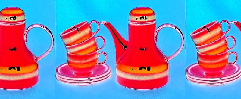 Manufakturen-Blog-PopArt-Projekt: Coffeetime dreifach, rot (Foto: Wigmar Bressel) - basierend auf einem Foto eines Geschirrs der Porzellanmanufaktur Fürstenberg aus den 1970er Jahren; fotografiert zuhause bei Familie H. in Oldenburg kurz vor dem Kaffeetrinken