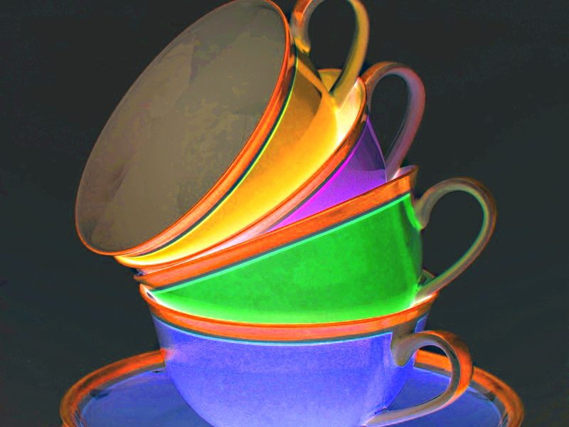 Manufakturen-Blog-PopArt-Projekt: Vier Tassen II, golden (Foto: Wigmar Bressel) - basierend auf einem Foto von Tassen der Serie Colourmix der Porzellanmanufaktur Reichenbach