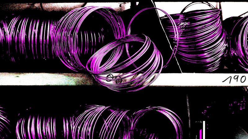 Manufakturen-Blog-PopArt-Projekt: Kupferdraht III (190/130), lila (Foto: Wigmar Bressel) - basierend auf einem Foto im Zuschnitt bei Urban Lampenschirme in Arnsberg