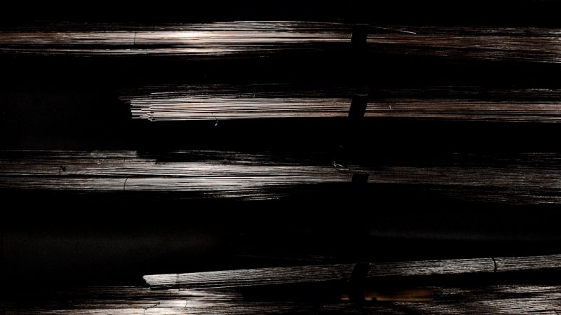 Manufakturen-Blog-PopArt-Projekt: Kupferdraht II, bronze (Foto: Wigmar Bressel) - basierend auf einem Foto im Zuschnitt bei Urban Lampenschirme in Arnsberg