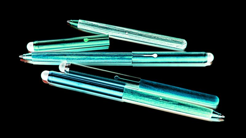 Manufakturen-Blog-PopArt-Projekt: Stifte, oceanmetallic (Foto: Wigmar Bressel) - basierend auf einem Foto von Marcus Meyer von Stiften aus den Serien 'Style' und Style.us' von e+m Holzprodukte aus Neumarkt in der Oberpfalz