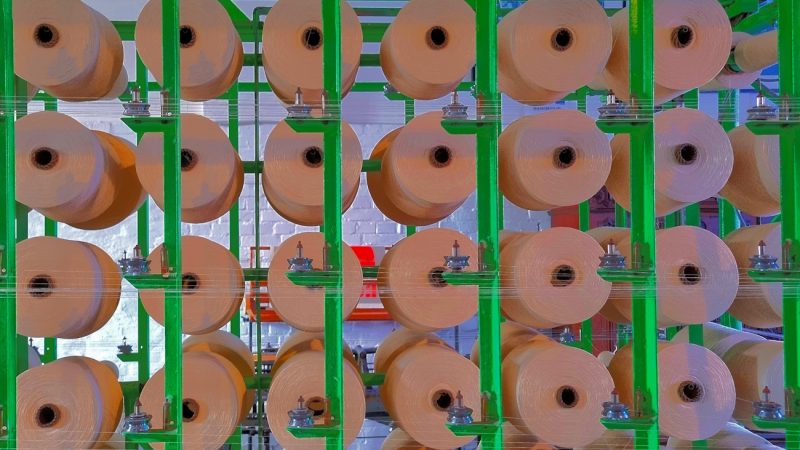 Manufakturen-Blog-PopArt-Projekt: Maschine V, grün (Foto: Wigmar Bressel) - basierend auf einem Foto am Gestell zum Schärstuhl in der Leinenweberei Seegers & Sohn im niedersächsischen Steinhude