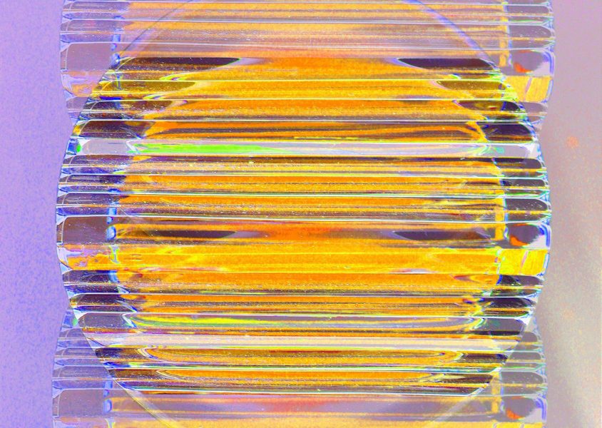 Manufakturen-Blog-PopArt-Projekt: Whisky-Tumbler, gelb (Foto: Wigmar Bressel) - basierend auf einem Foto des Bodens eines Whisky-Tumblers aus der Dorotheenhütte Wolfach