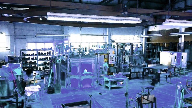 Manufakturen-Blog-PopArt-Projekt: Ofenhalle III, lila (Foto: Wigmar Bressel) - basierend auf einem Foto in der Ofenhalle der Glasmanufaktur Harzkristall in Derenburg am Nordharz-Rand...