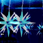 Manufakturen-Blog-PopArt-Projekt: Herrnhuter Sterne V, blau (Foto: Wigmar Bressel) - basierend auf einem Foto eines Herrnhuter Sterns aus der berühmten Manufaktur aus dem 18. Jahrhundert in Herrnhut