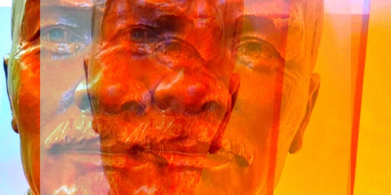 Manufakturen-Blog-PopArt-Projekt: Büste I (Lenin), rot (Foto: Wigmar Bressel) - basierend auf einem Foto im Museum zum Lauchhammer Kunstguss; Hinterlassenschaften des Sozialismus