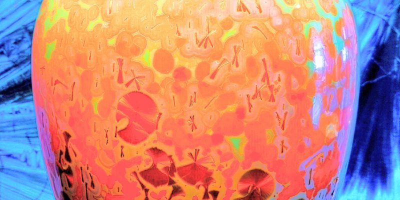 Manufakturen-Blog-PopArt-Projekt: Vase VIII, lachsfarben (Foto: Wigmar Bressel) - basierend auf einem Foto von im Werksmuseum der Porzellanmanufaktur Fürstenberg