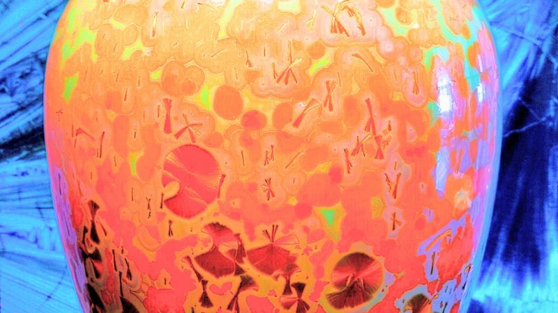 Manufakturen-Blog-PopArt-Projekt: Vase VIII, lachsfarben (Foto: Wigmar Bressel) - basierend auf einem Foto von im Werksmuseum der Porzellanmanufaktur Fürstenberg