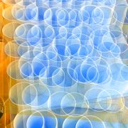 Manufakturen-Blog-PopArt-Projekt: Vasen XIII, hellblau / braun (Foto: Wigmar Bressel) - basierend auf einem Foto in der Produktion der niedersächsischen Porzellanmanufaktur Fürstenberg